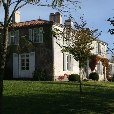Logis Vendeen, 40 Min De La * Saint-Etienne-du-Bois (Vendee)